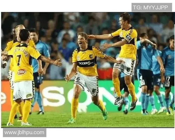 墨胜利与珀斯的激烈对决揭示了足球战术的较量与球队精神的碰撞